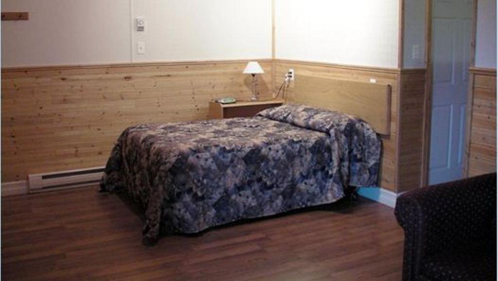 Dockside Motel St. Barbe Luaran gambar